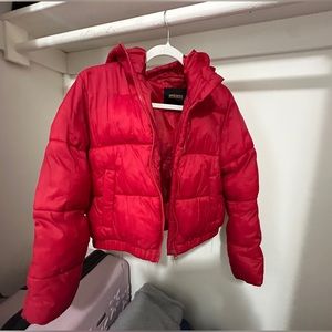 Hey, i’m selling stuff that i used once, if u are interested, let me know 😚